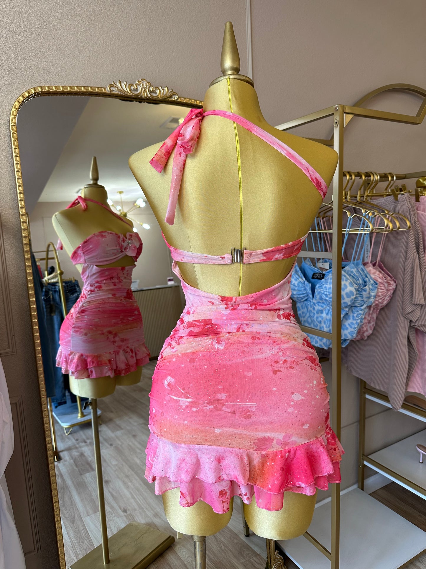 Pink mini dress 🌸