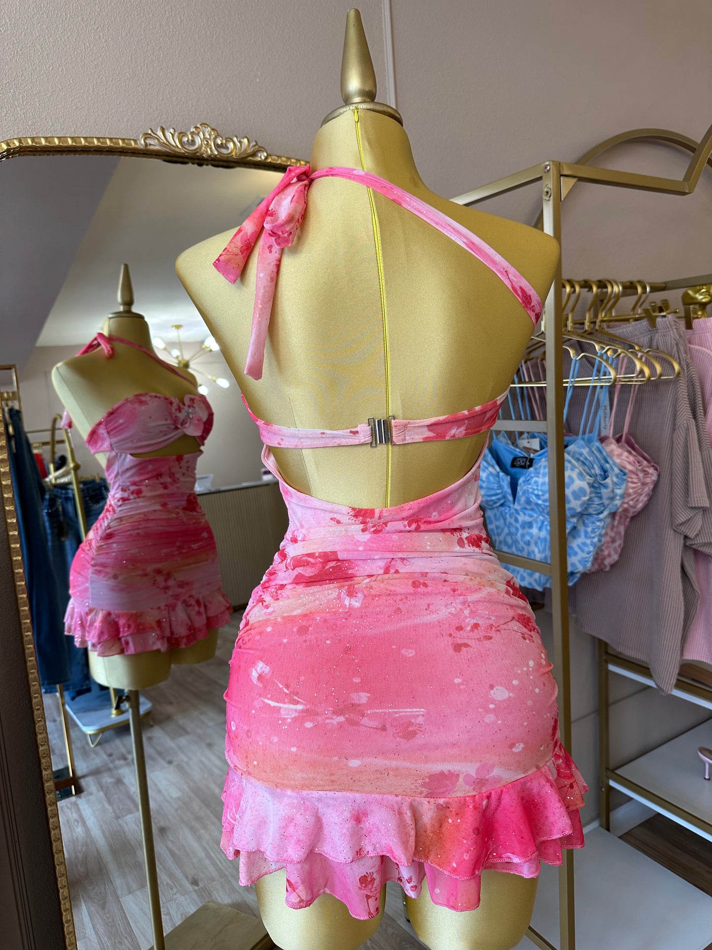 Pink mini dress 🌸