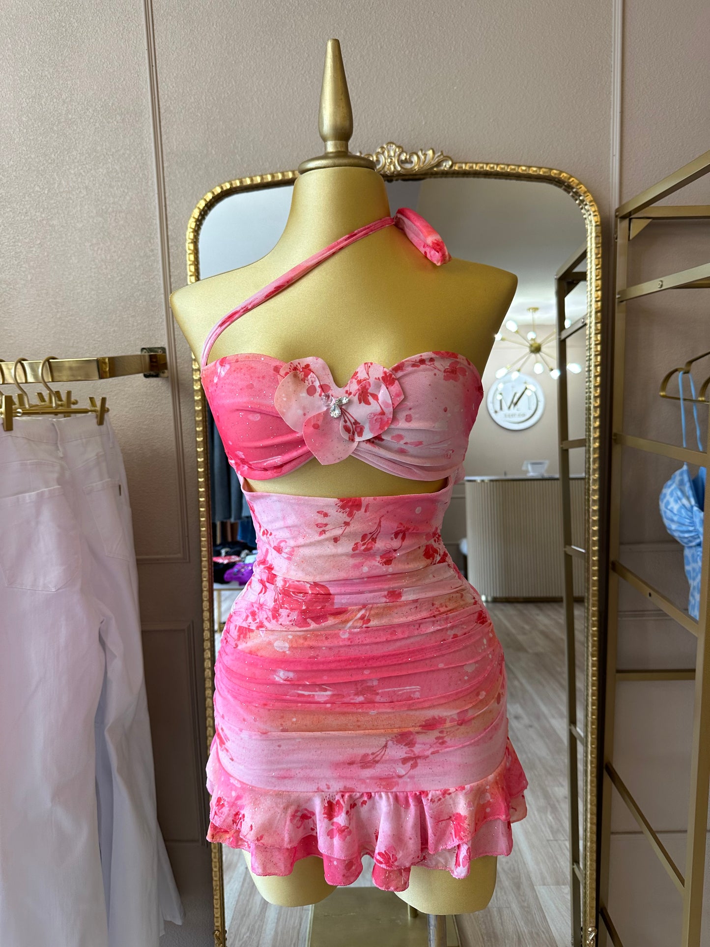 Pink mini dress 🌸